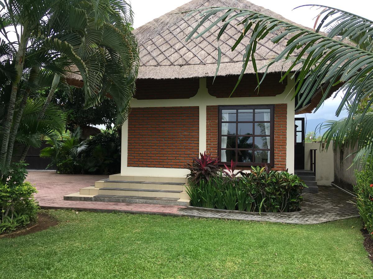 Villa Pelangi Bali Seririt  ภายนอก รูปภาพ