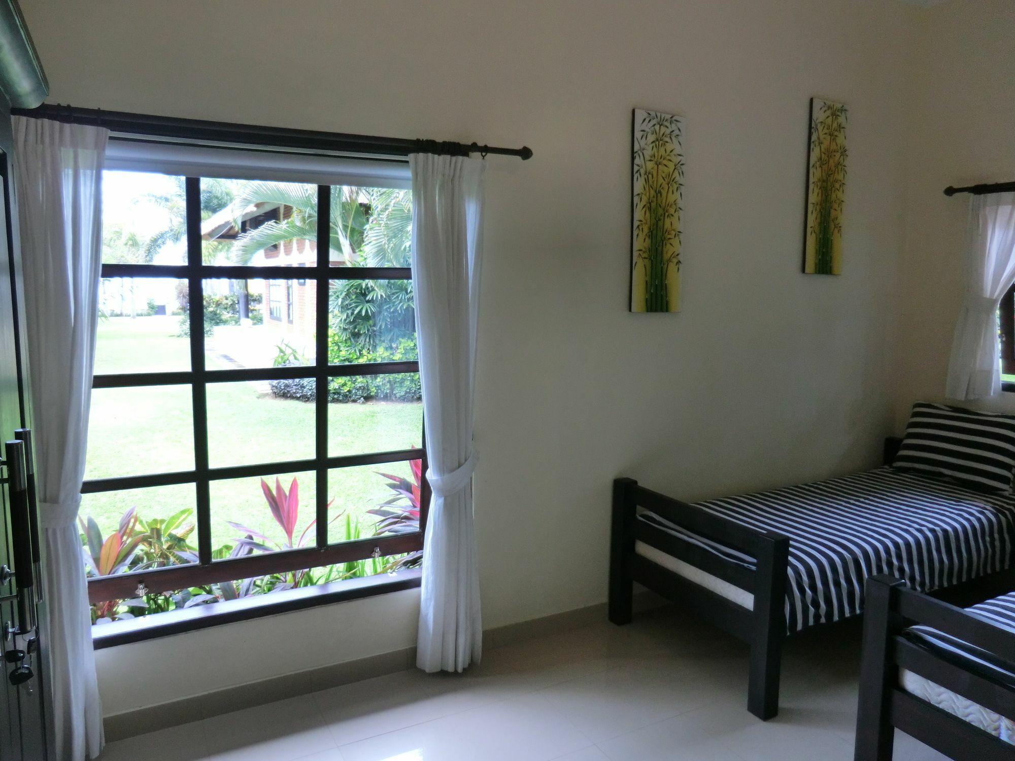 Villa Pelangi Bali Seririt  ภายนอก รูปภาพ